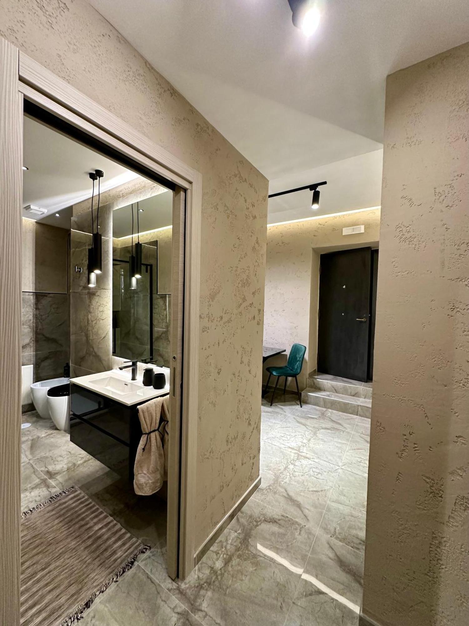 Falco Boutique Home With Jacuzzi Napoli Bagian luar foto